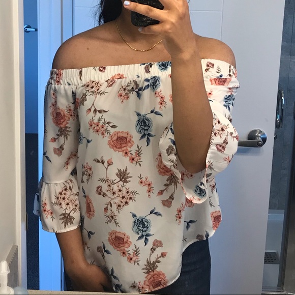 Off the shoulder floral shirt. - Picture 1 of 6